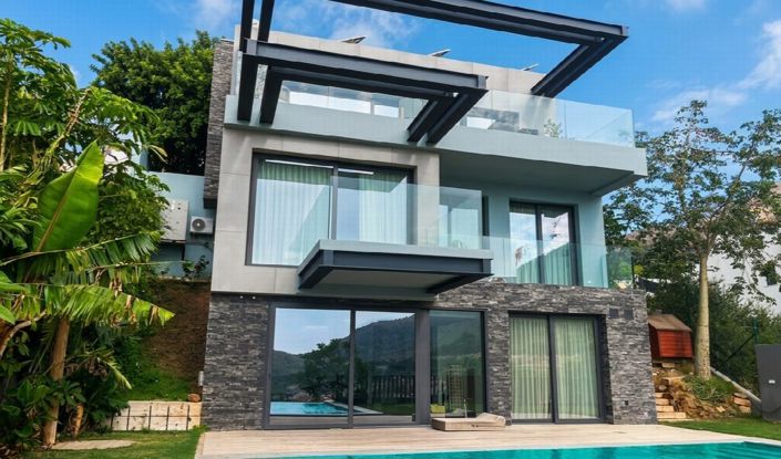 Image No.2-5 Bed Villa for sale