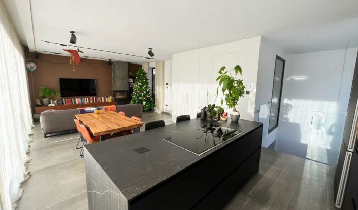 Image No.26-5 Bed Villa for sale