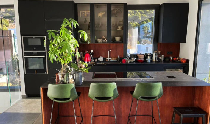 Image No.6-5 Bed House for sale