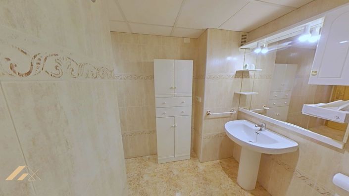 Image No.24-3 Bed Apartment for sale