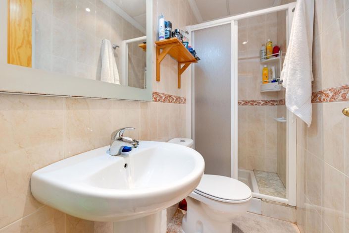 Image No.18-3 Bed Apartment for sale