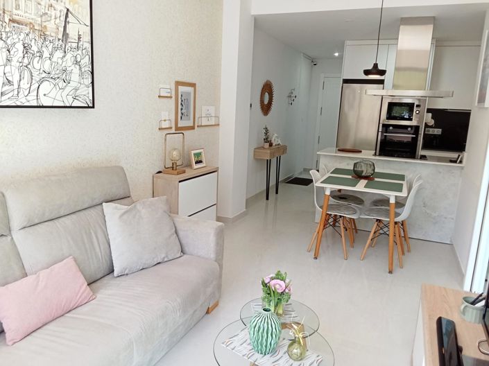 Image No.10-1 Bed House for sale