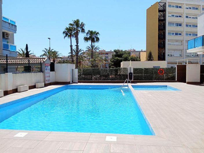 Image No.4-1 Bed House for sale