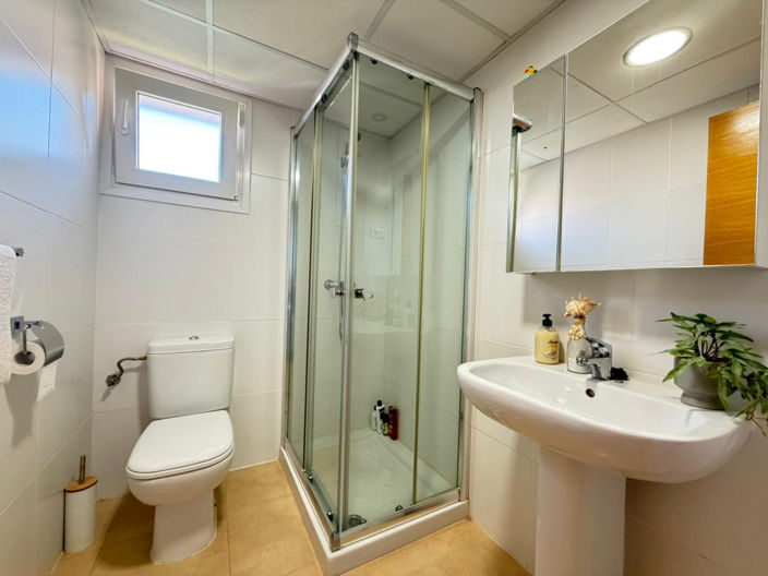 Image No.18-2 Bed Apartment for sale