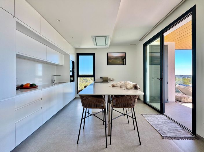 Image No.20-2 Bed Apartment for sale