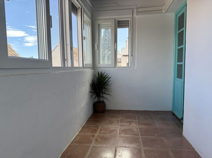 Image No.9-3 Bed House for sale