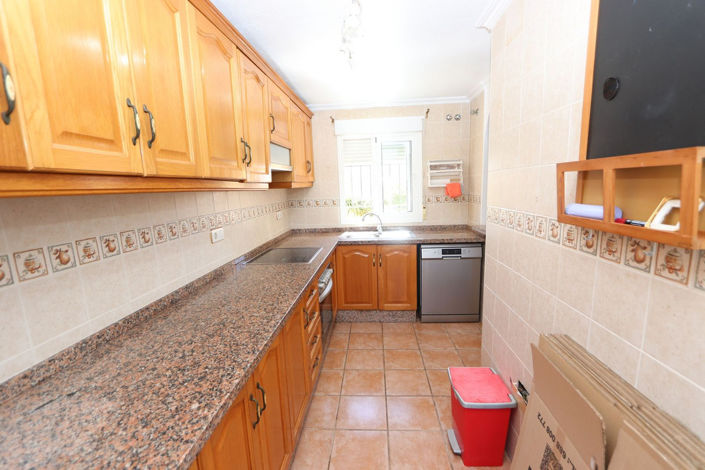 Image No.10-3 Bed House for sale