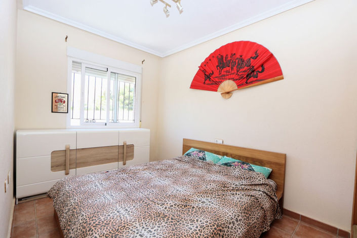 Image No.11-3 Bed House for sale