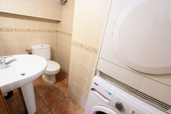 Image No.12-3 Bed House for sale