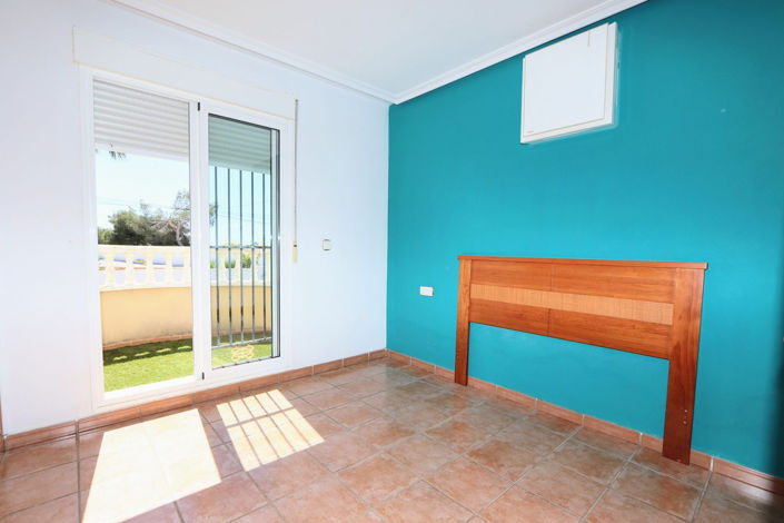 Image No.15-3 Bed House for sale