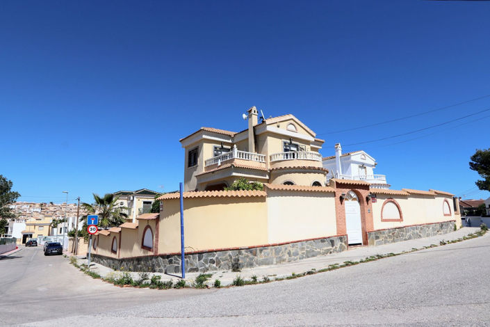 Image No.38-3 Bed House for sale