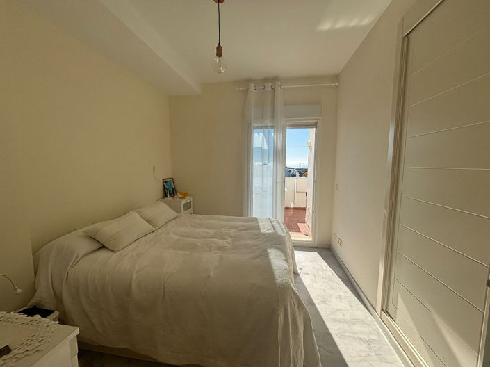 Image No.10-2 Bed Property for sale