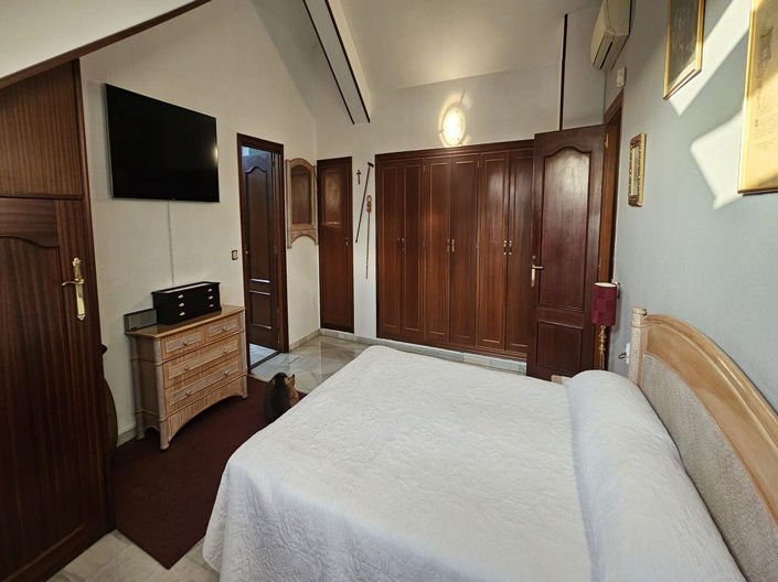 Image No.22-5 Bed Apartment for sale