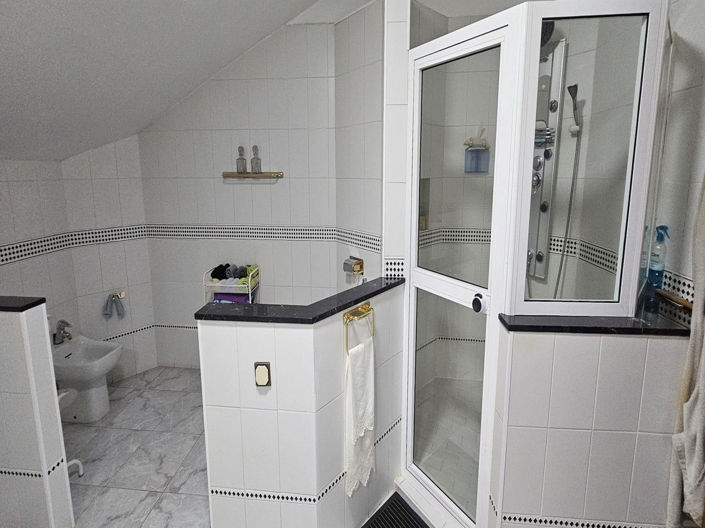 Image No.36-5 Bed Apartment for sale