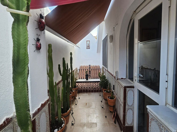 Image No.38-5 Bed Apartment for sale
