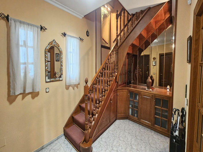 Image No.42-5 Bed Apartment for sale