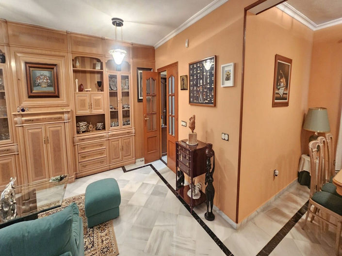 Image No.8-5 Bed Apartment for sale