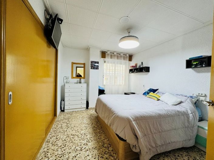 Image No.10-3 Bed Apartment for sale