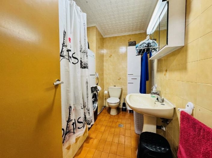 Image No.20-3 Bed Property for sale
