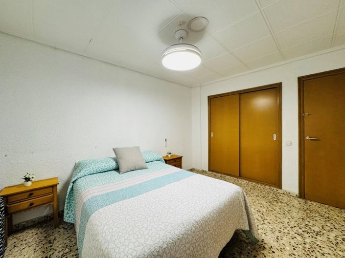 Image No.23-3 Bed Apartment for sale