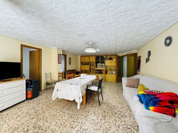 Image No.5-3 Bed Property for sale