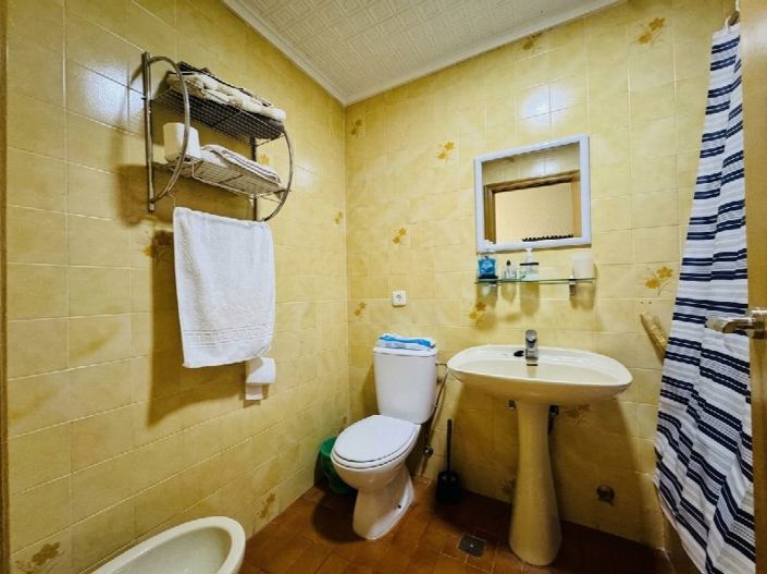Image No.8-3 Bed Property for sale