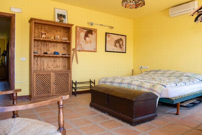 Image No.12-4 Bed Villa for sale