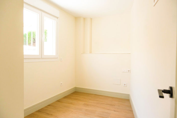 Image No.35-2 Bed Duplex for sale