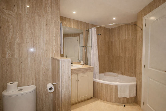 Image No.22-2 Bed Apartment for sale