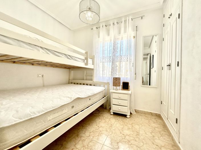 Image No.15-2 Bed Townhouse for sale