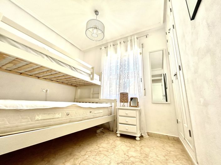 Image No.16-2 Bed Townhouse for sale