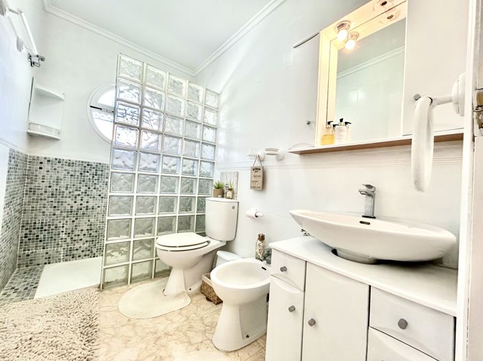 Image No.17-2 Bed Townhouse for sale