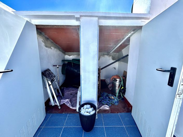 Image No.26-2 Bed Townhouse for sale