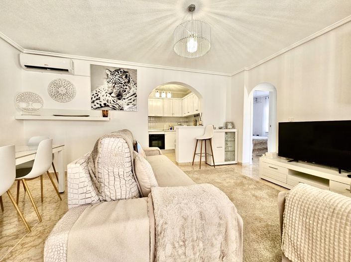 Image No.6-2 Bed Townhouse for sale