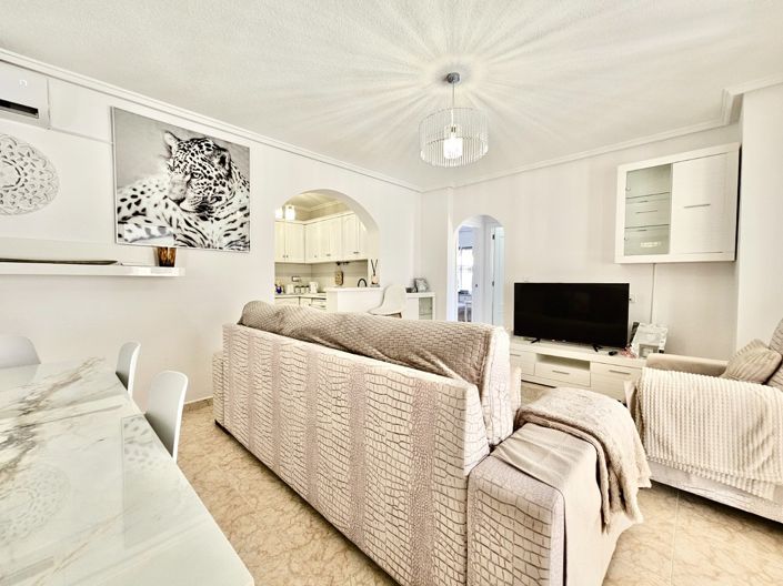 Image No.9-2 Bed Townhouse for sale