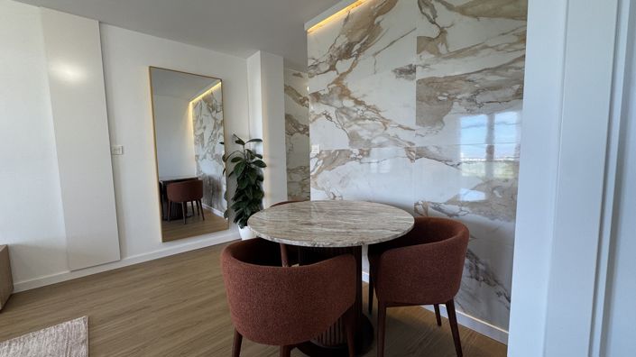 Image No.12-2 Bed Property for sale