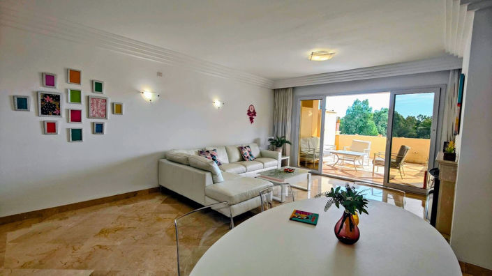 Image No.10-3 Bed House for sale