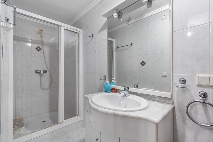 Image No.42-5 Bed Villa for sale