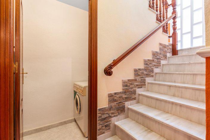 Image No.46-5 Bed Villa for sale