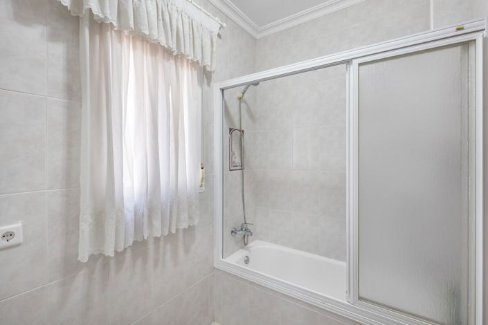 Image No.50-5 Bed Villa for sale