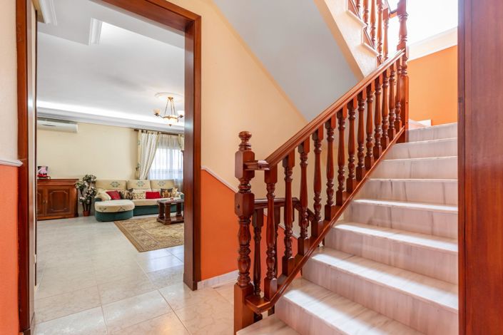 Image No.9-5 Bed Villa for sale