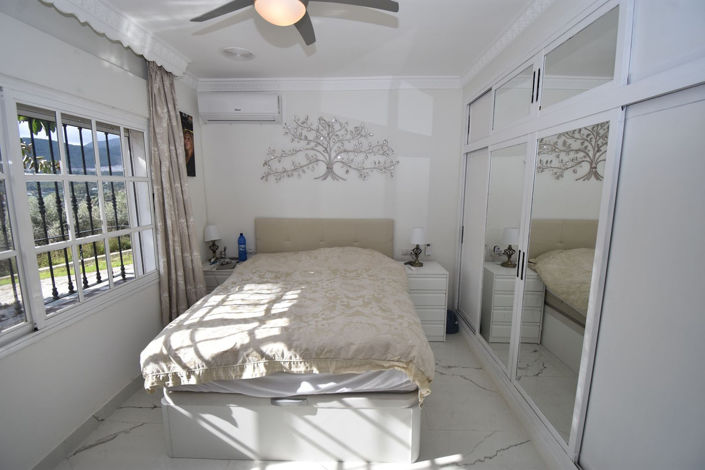 Image No.12-3 Bed House for sale