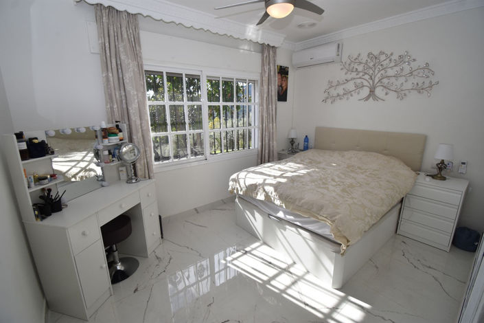 Image No.13-3 Bed House for sale