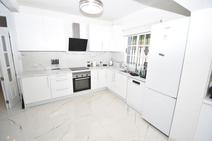 Image No.19-3 Bed House for sale