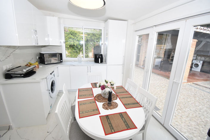 Image No.20-3 Bed House for sale