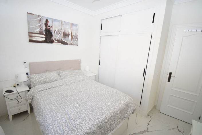 Image No.6-3 Bed House for sale