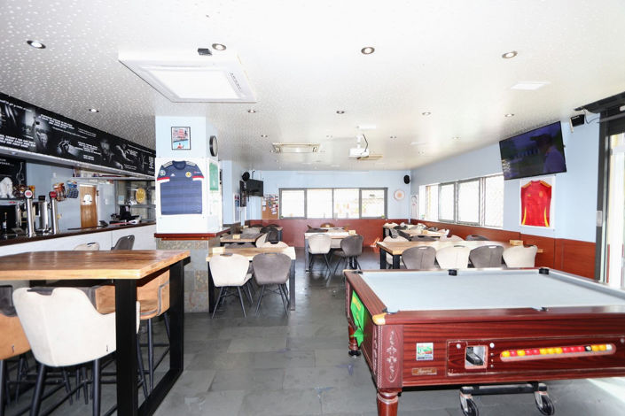 Image No.8-Bar for sale