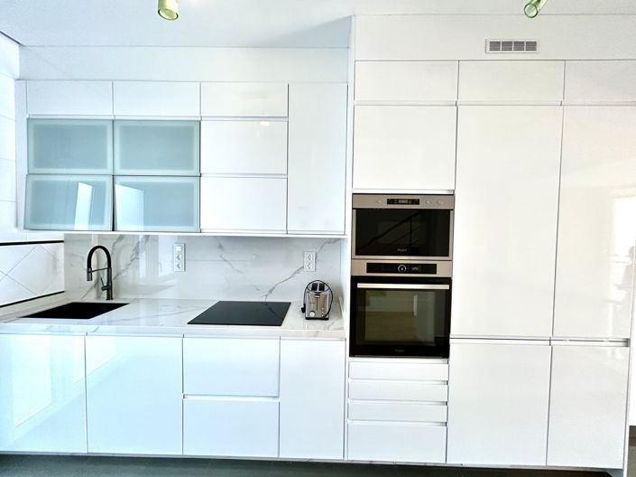 Image No.11-3 Bed Townhouse for sale