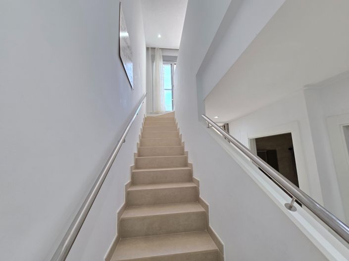 Image No.21-3 Bed Townhouse for sale