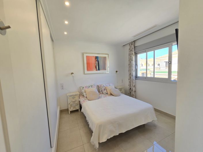 Image No.27-3 Bed Townhouse for sale